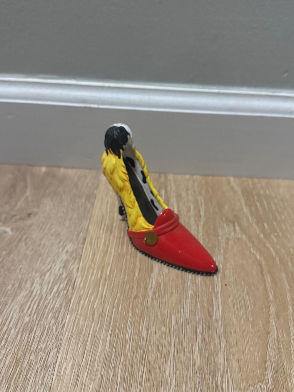 Disneys cruella de vil shoe ornament